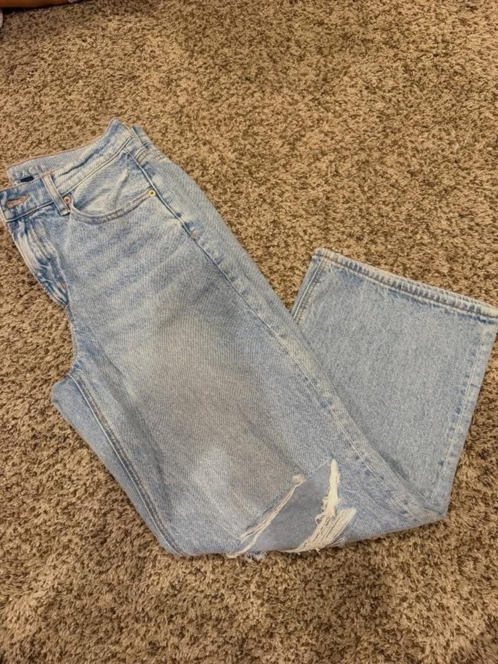 American Eagle Outfitters Light Blue High-Rise Distressed Jeans